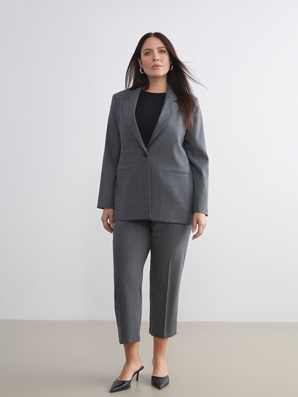 Gri Loose Fit Kadın Pileli Pantolon-1