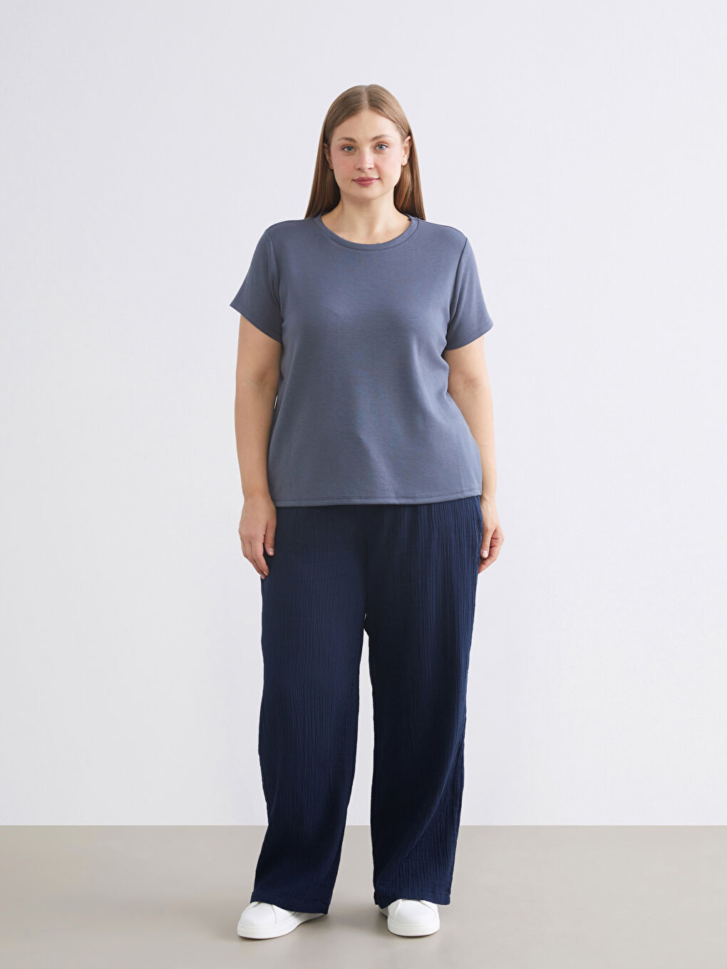 Antrasit Büyük Beden Bisiklet Yaka Kadın Tişört-7