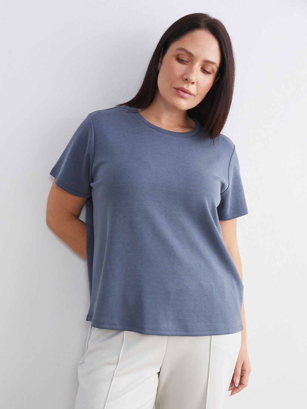 Antrasit Büyük Beden Bisiklet Yaka Kadın Tişört-2