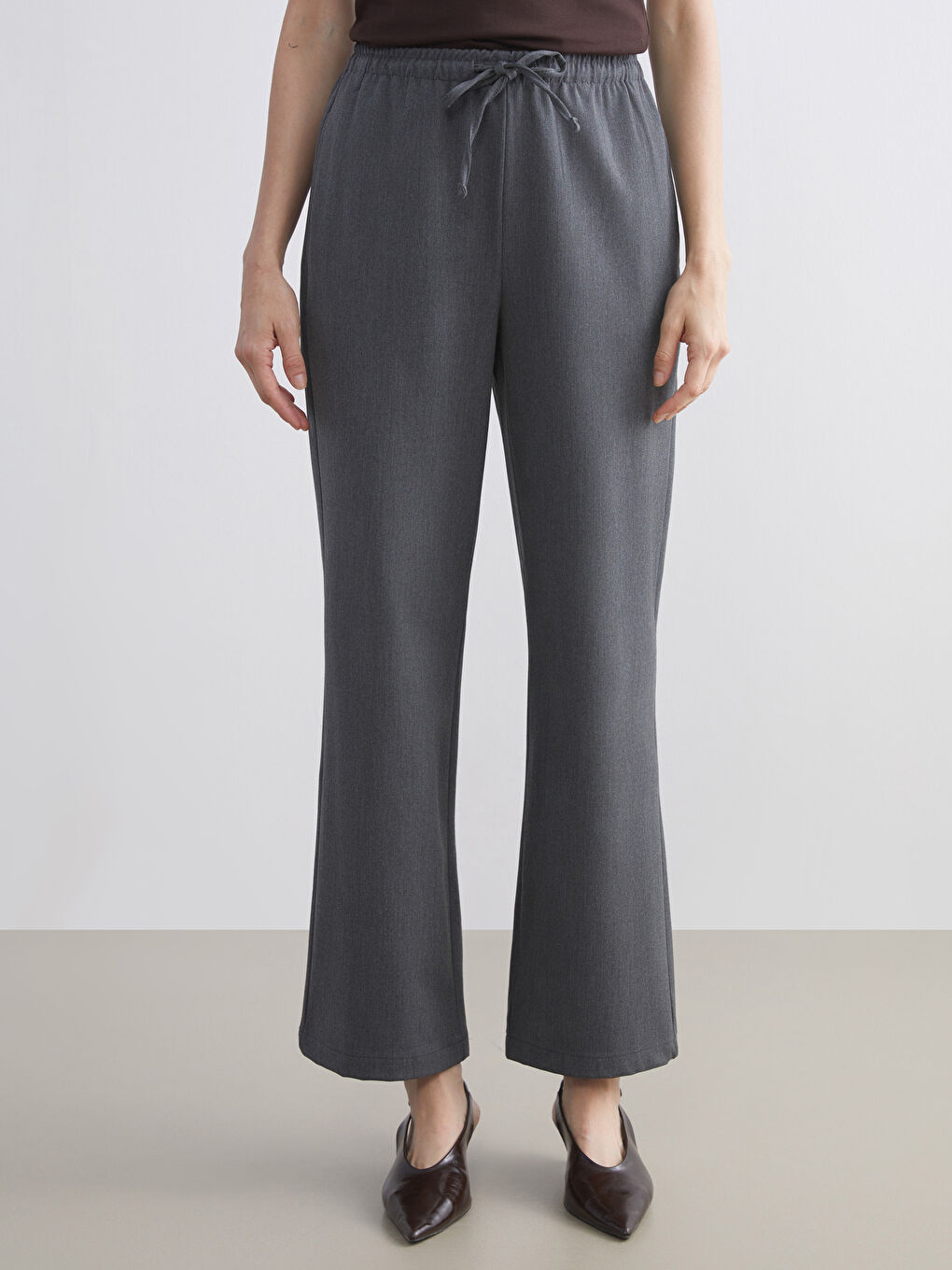 Gri Beli Lastikli Geniş Paça Kadın Pantolon-2