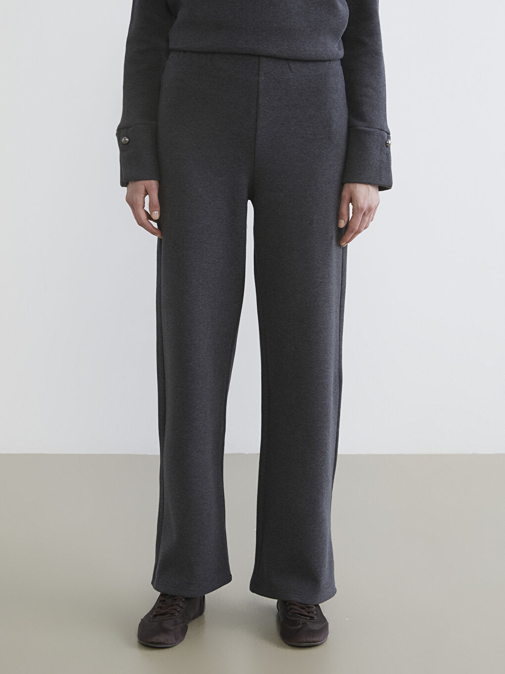 Antrasit Beli Lastikli Geniş Paça Kadın Eşofman Altı-1