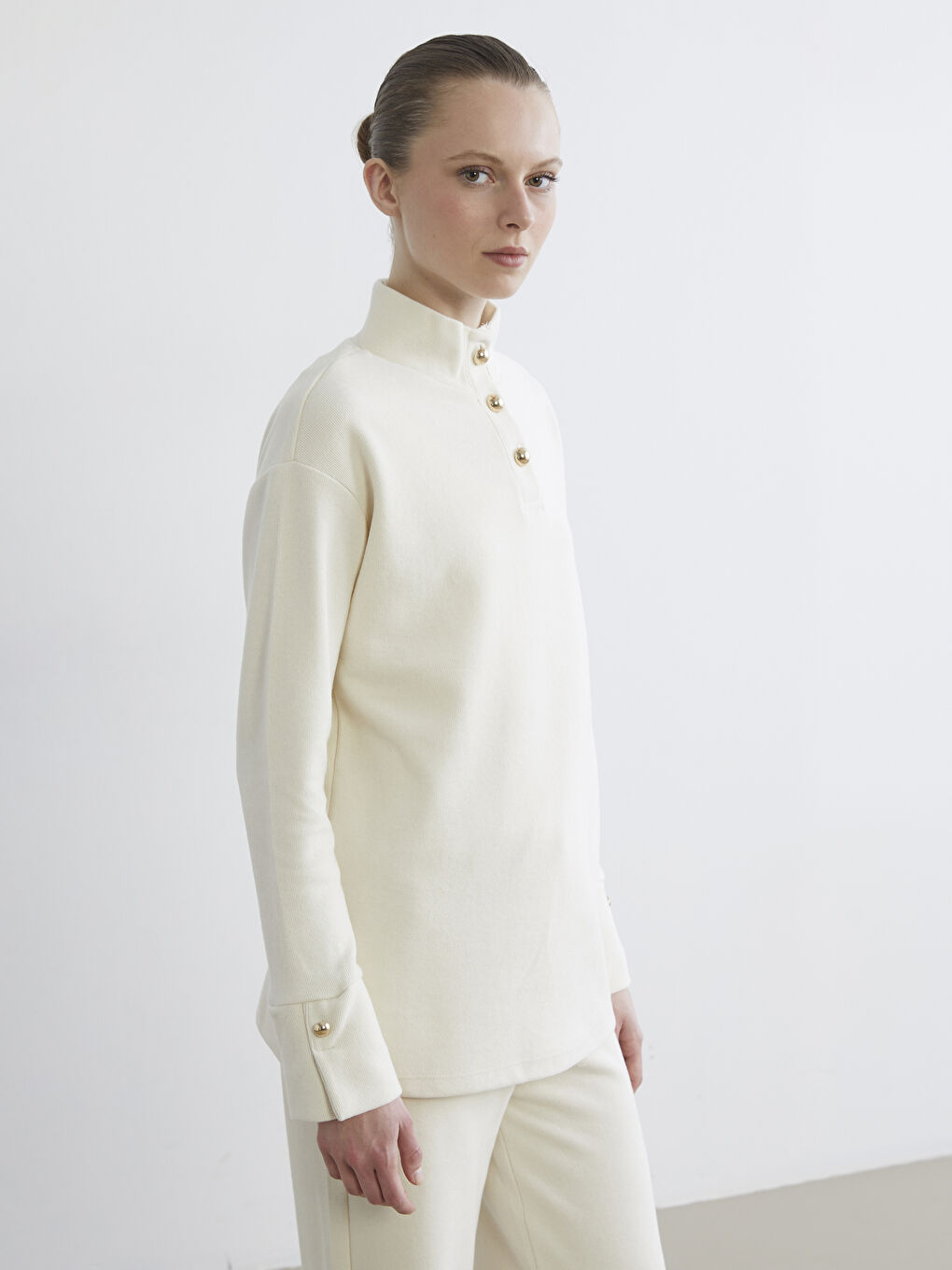 биік жағалы әйелдерге арналған туника