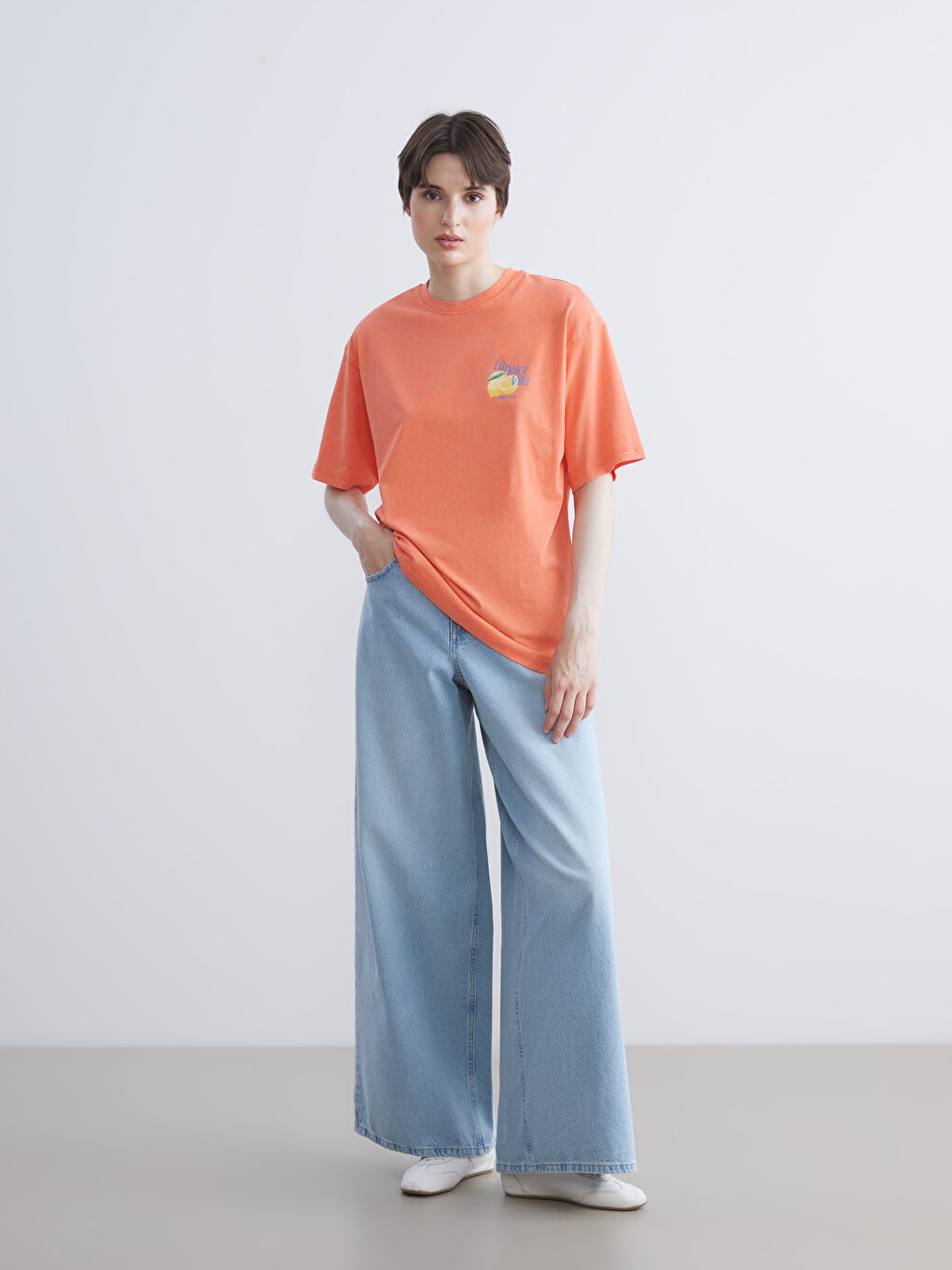 Mercan Bisiklet Yaka Baskılı Oversize Kadın Tişört-1