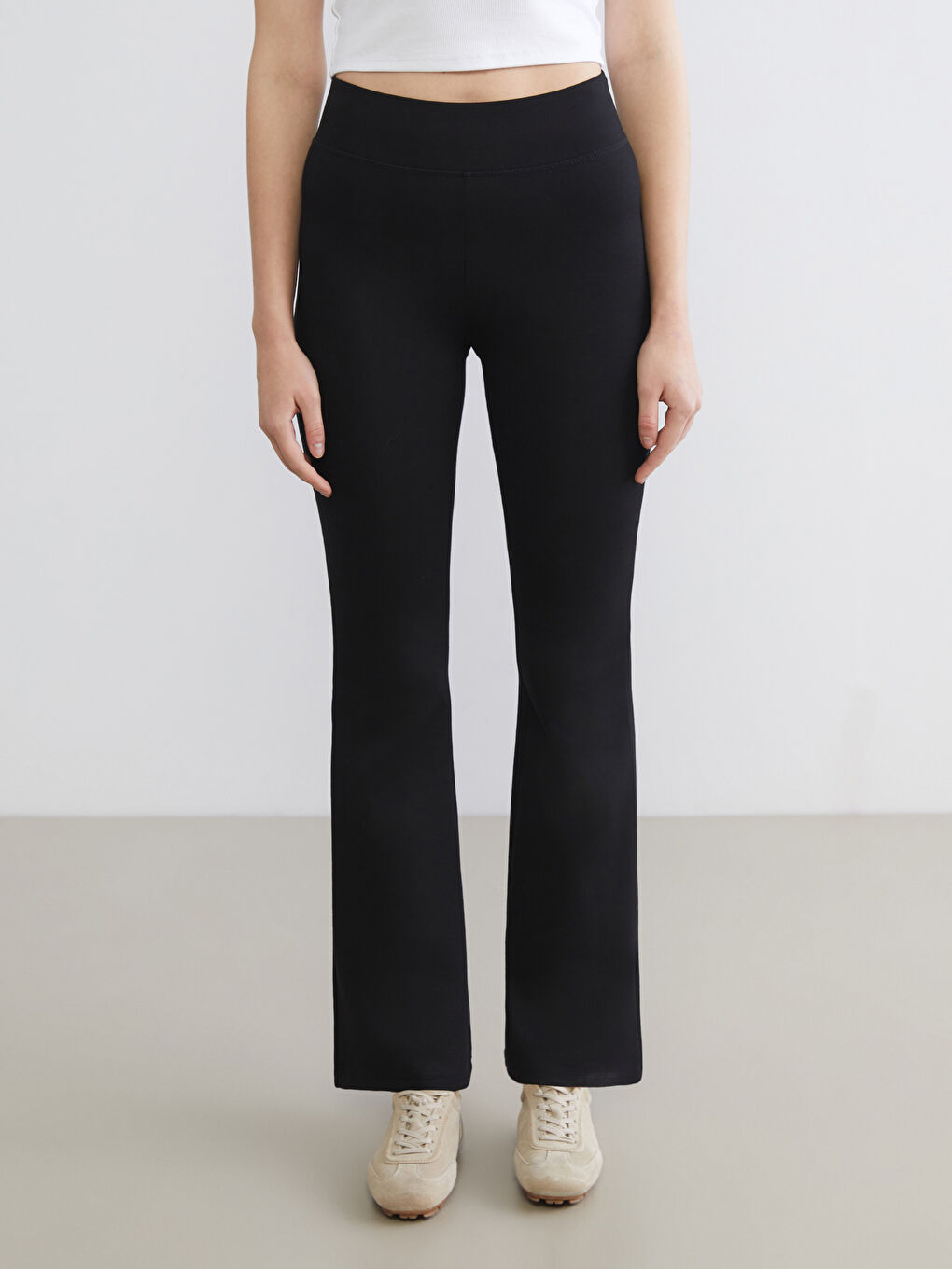 Siyah Beli Lastikli İspanyol Paça Kadın Eşofman Altı-1