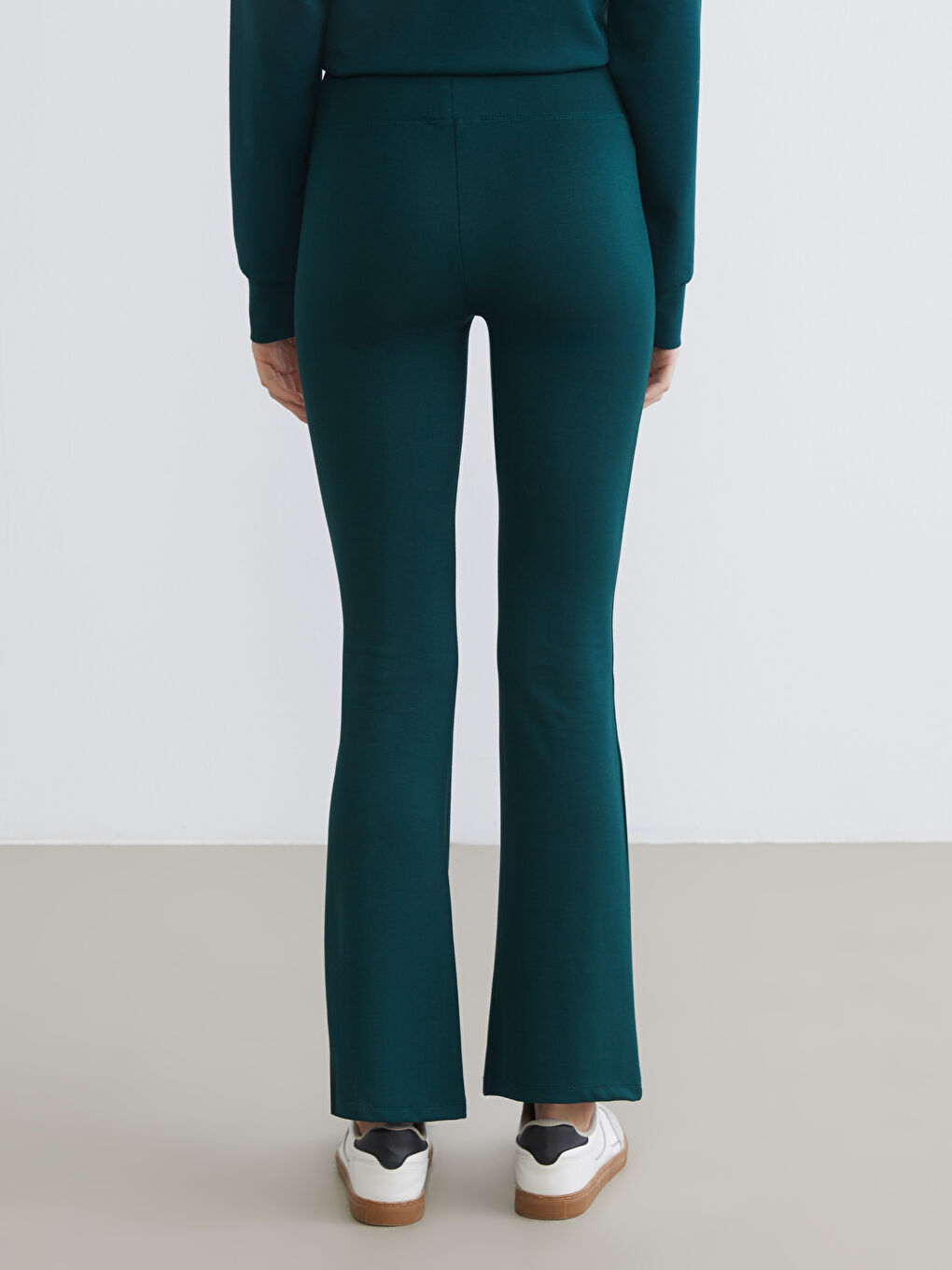 Yeşil Beli Lastikli İspanyol Paça Kadın Eşofman Altı-3