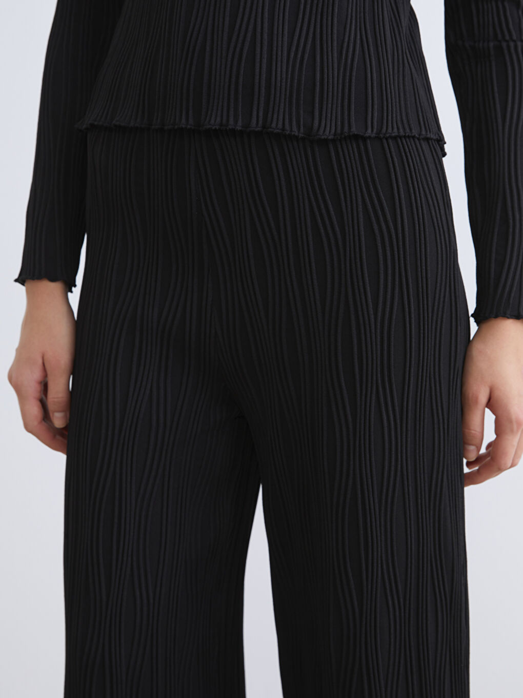 Elasticated Waist Textured Women's Trousers-2