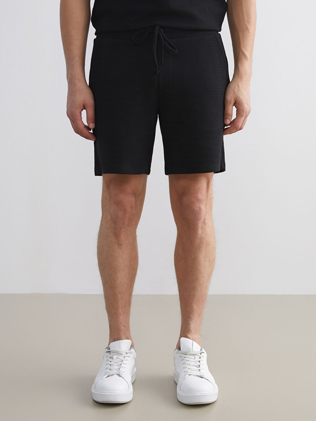 Siyah Standart Kalıp Erkek Şort-2