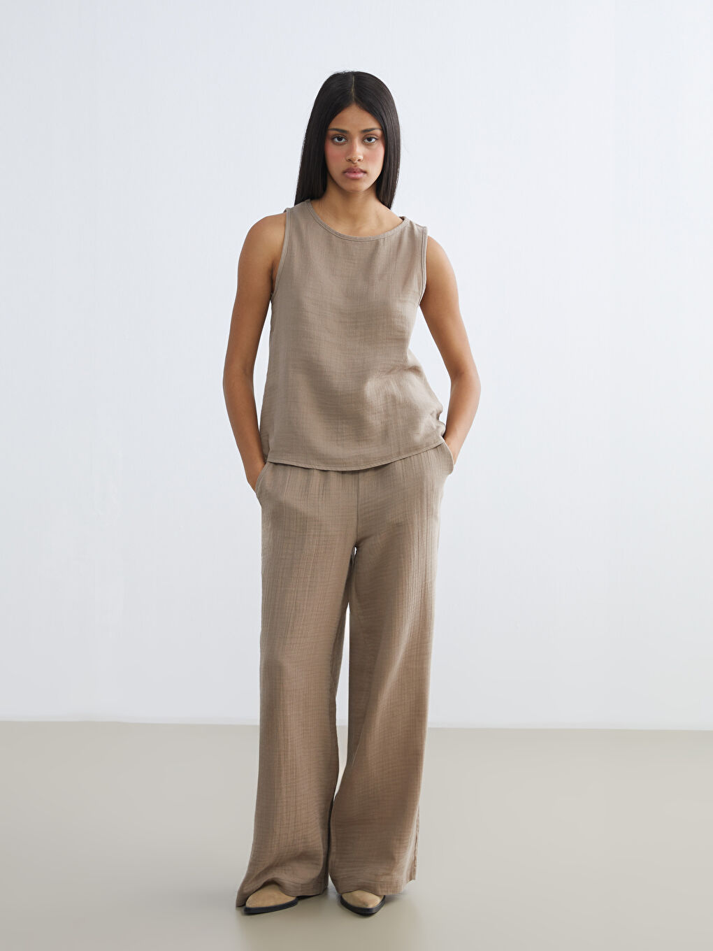 Rundhals-Bluse aus strukturiertem Musselin-2