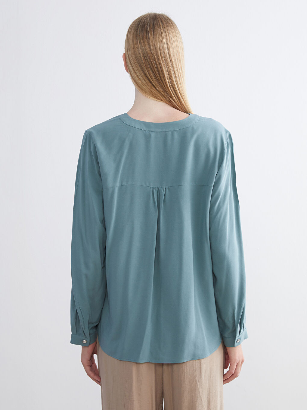 Yeşil Kaçık Yaka Keten Karışımlı Bluz-3