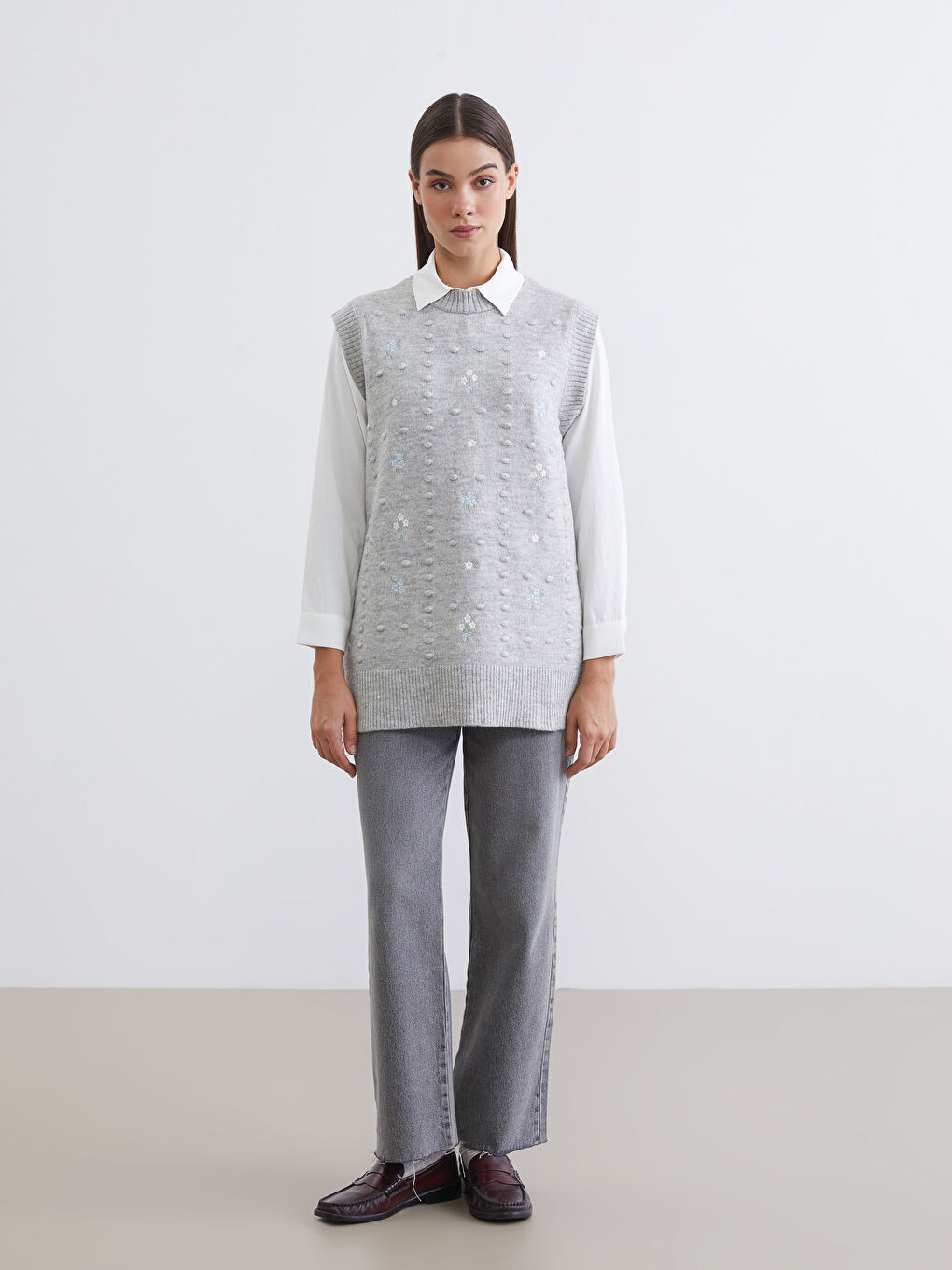 Gri Bisiklet Yaka Nakışlı Kadın Triko Süveter-1