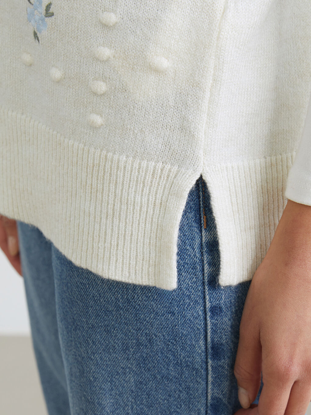 Bej Bisiklet Yaka Nakışlı Kadın Triko Süveter-2