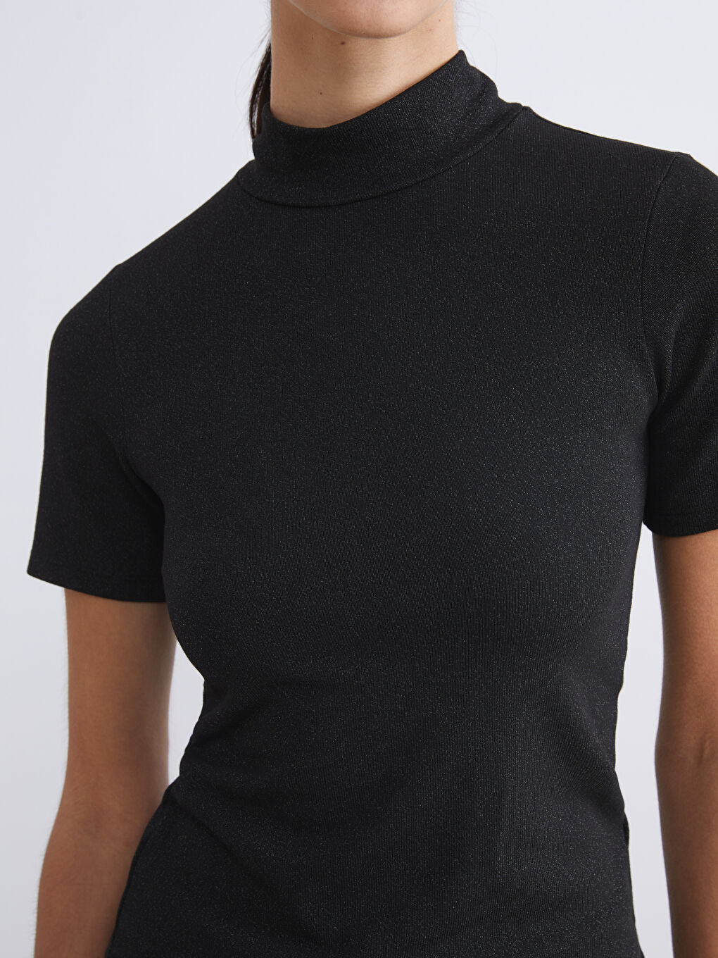 Siyah Dik Yaka Kadın Body-2