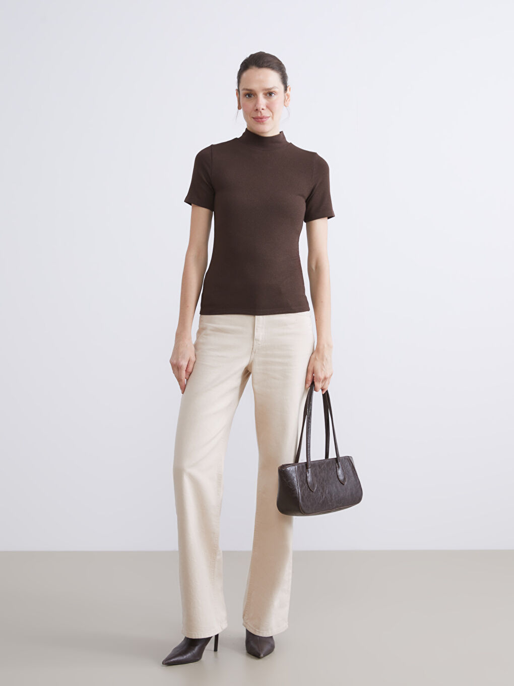 Kahverengi Dik Yaka Kadın Body-1