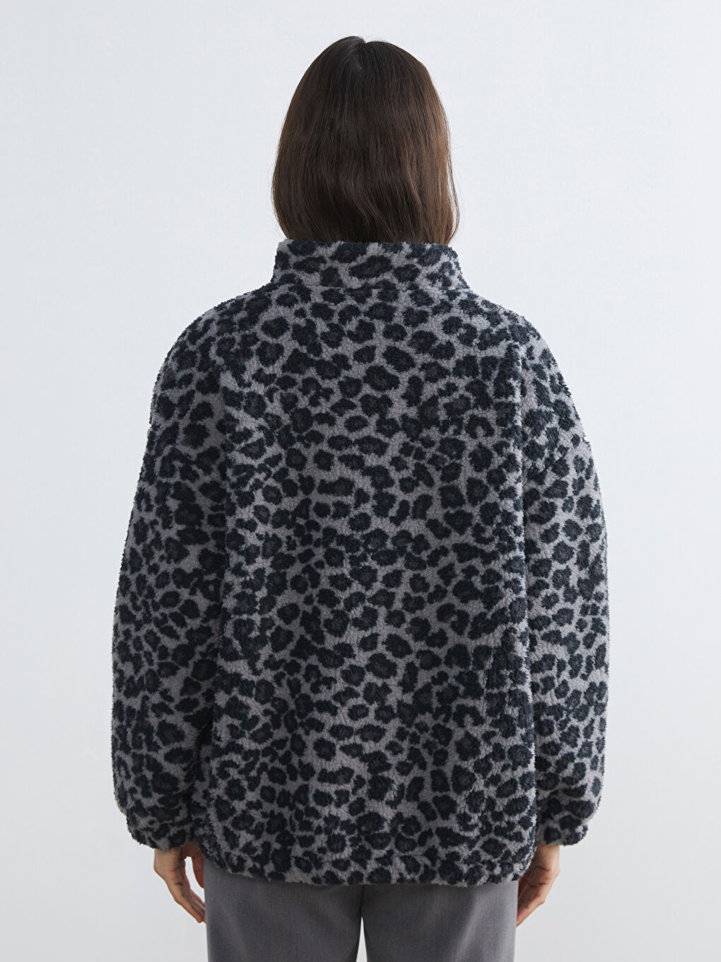 Antrasit Leopar Desenli Oversize Kadın Pelüş Hırka-4