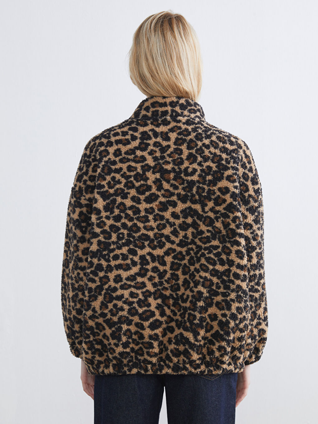 Bej Leopar Desenli Oversize Kadın Pelüş Hırka-4