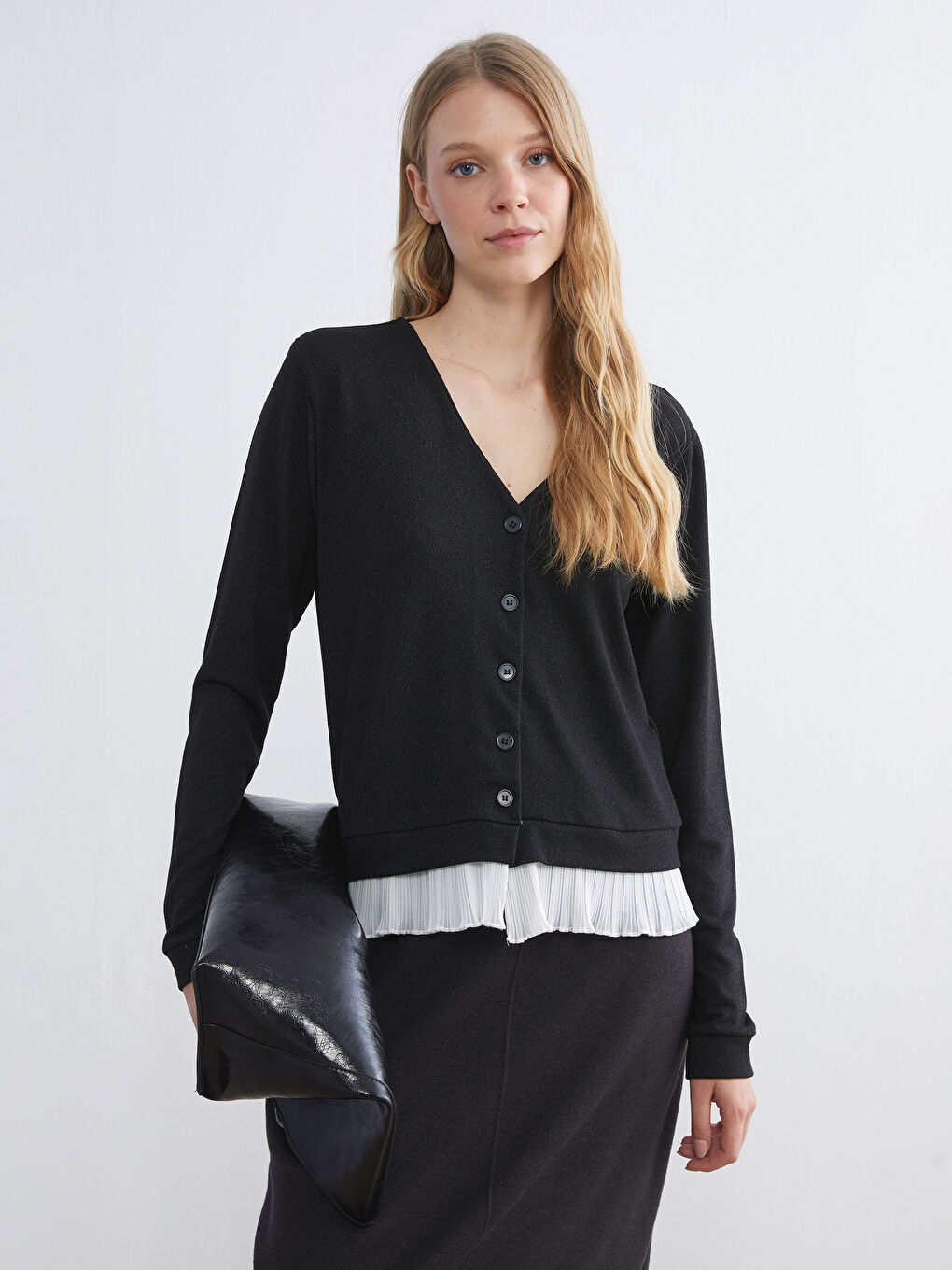 Siyah V Yaka Kadın Hırka