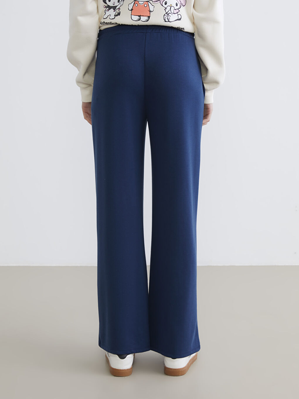 Women's Sweatpants with Elastic Waist-3