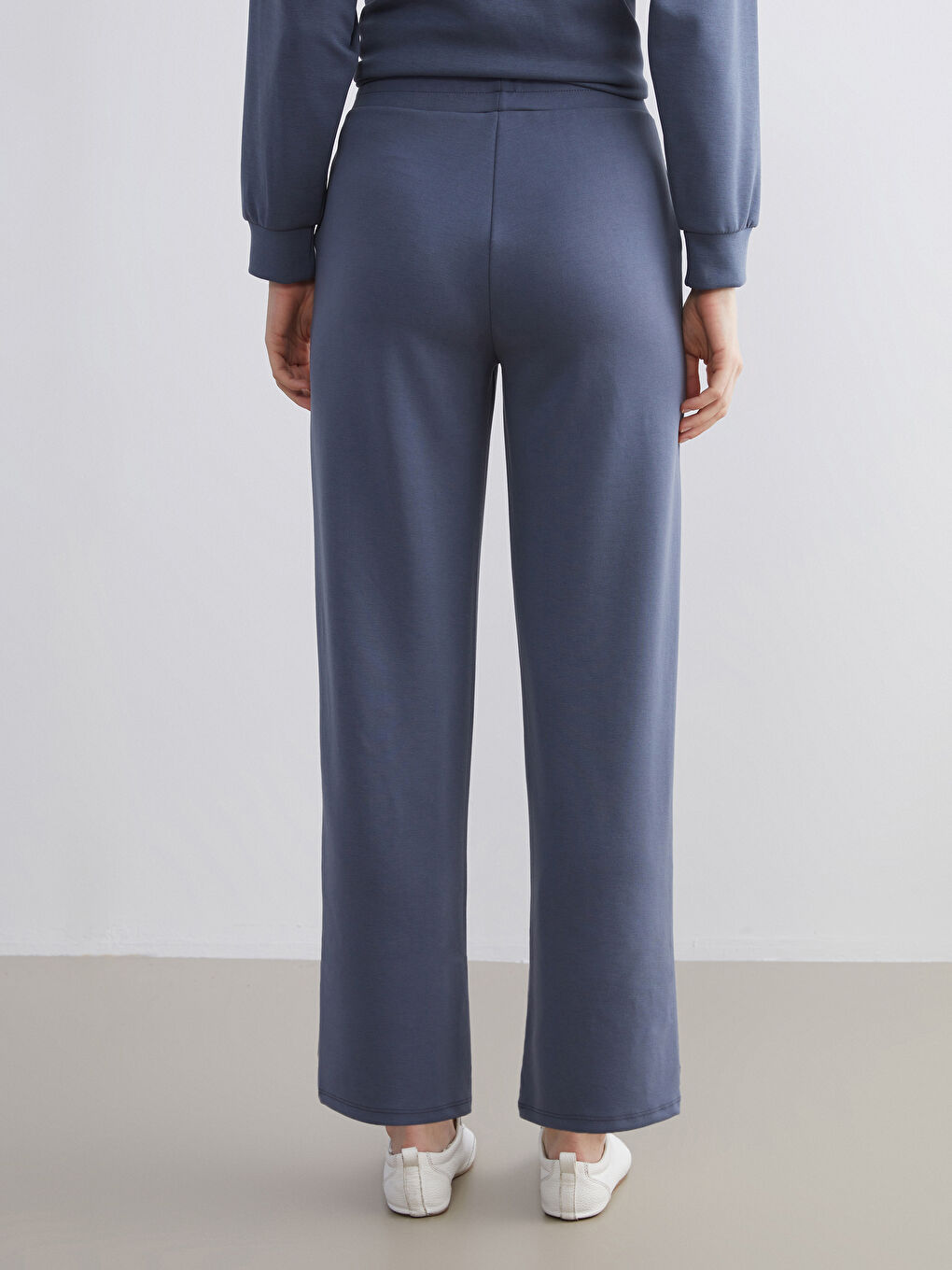 Elasticated Waist Wide Leg Women's Sweatpants-3