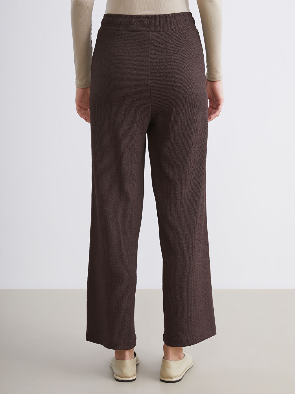 Kahverengi Beli Lastikli Dokulu Kadın Pantolon-3