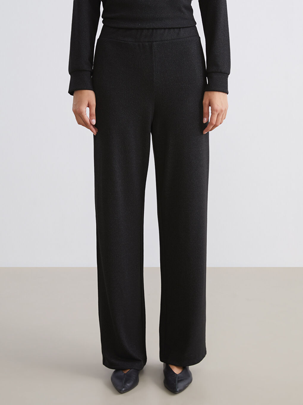 Siyah Beli Lastikli Parlak Görünümlü Kadın Pantolon-2