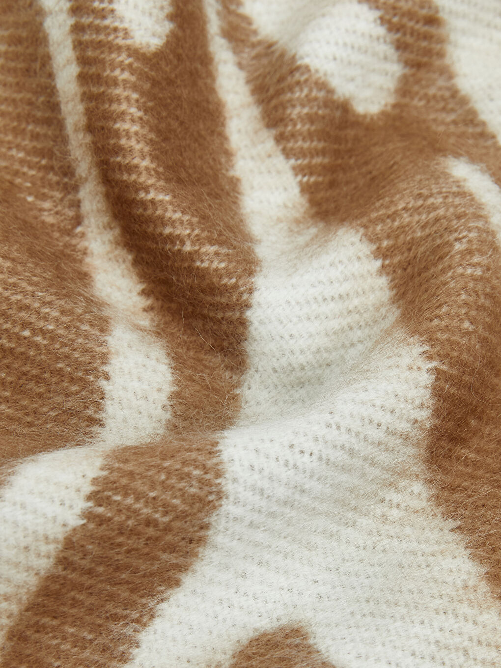 Bej Zebra Desenli Kadın Şal-2