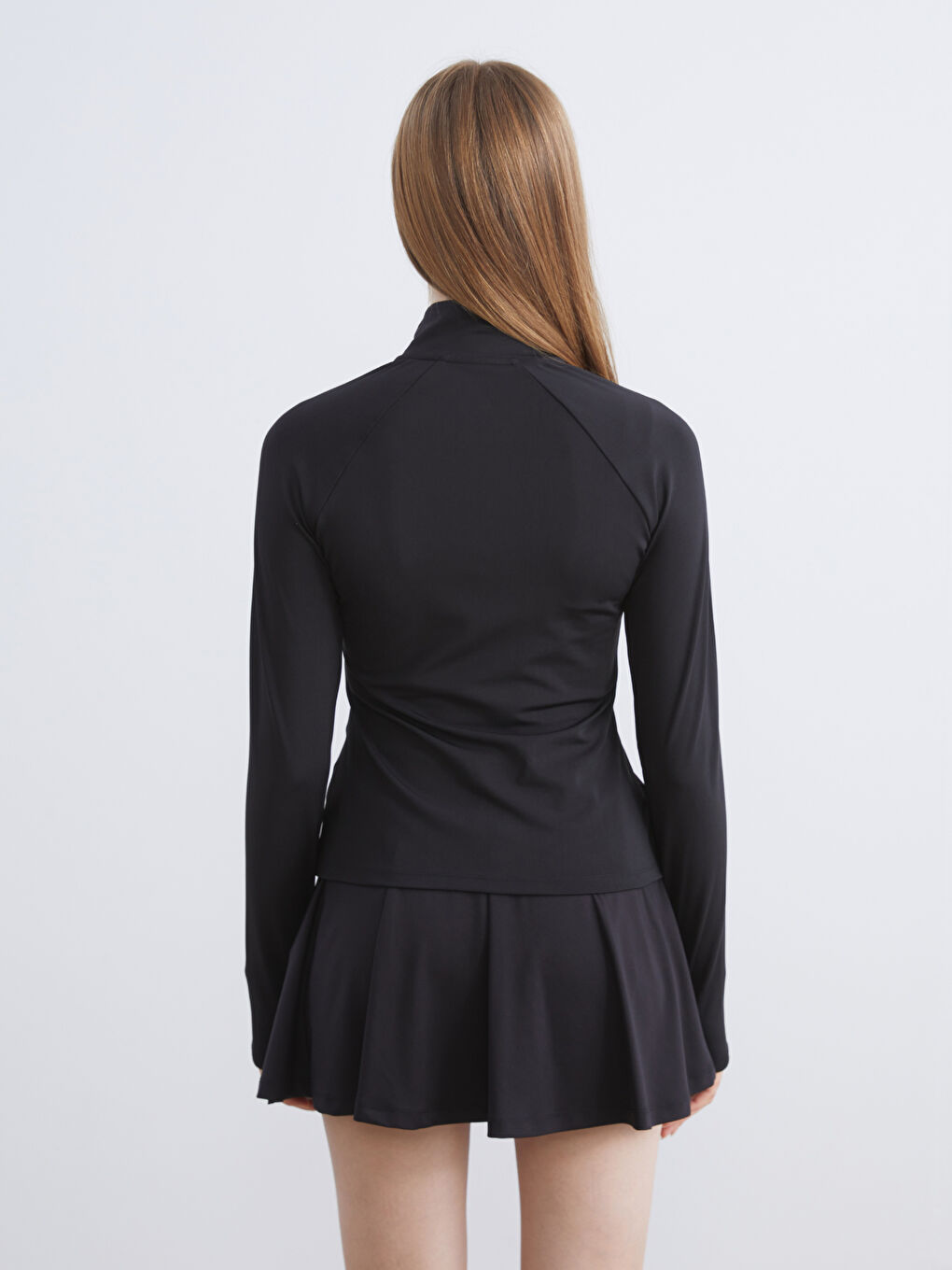 Siyah Dik Yaka Parmak Geçmeli Kadın Fermuarlı Sweatshirt-4