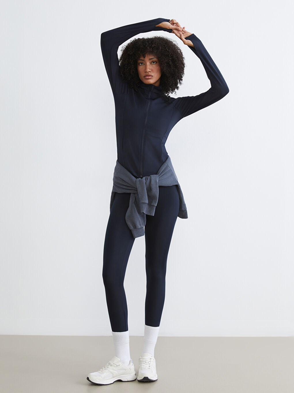 Lacivert Dik Yaka Parmak Geçmeli Kadın Fermuarlı Sweatshirt-1