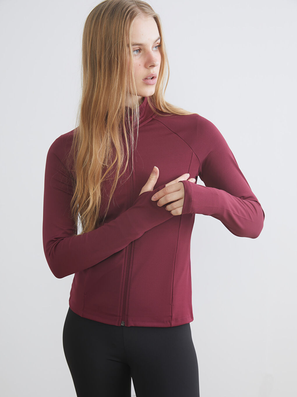 Mürdüm Dik Yaka Parmak Geçmeli Kadın Fermuarlı Sweatshirt