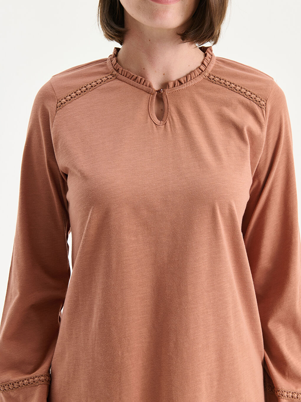 Kahverengi Fırfırlı Bisiklet Yaka Bluz-2