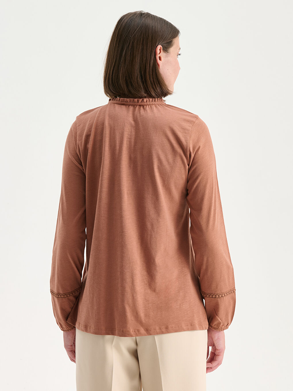 Kahverengi Fırfırlı Bisiklet Yaka Bluz-3