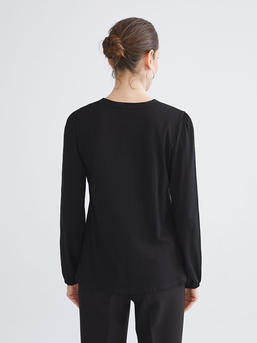 Siyah Bisiklet Yaka Düğmeli Bluz-4