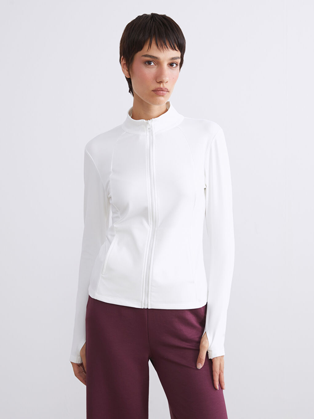 Beyaz Dik Yaka Parmak Geçmeli Kadın Fermuarlı Sweatshirt-1