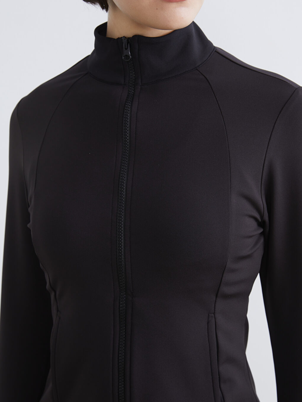 Siyah Dik Yaka Parmak Geçmeli Kadın Fermuarlı Sweatshirt-4