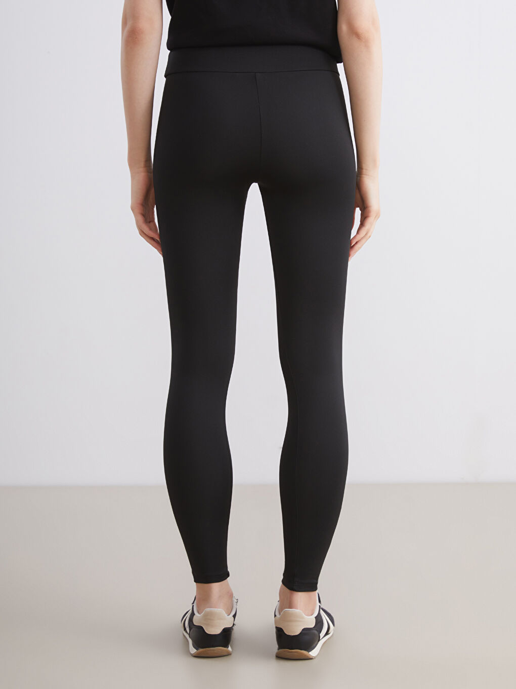 Siyah Yüksek Bel Toparlayıcı Kadın Spor Tayt-3