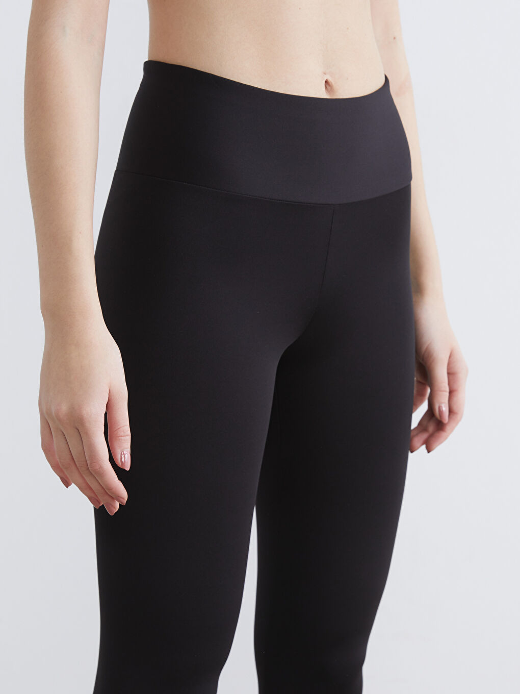 Siyah Yüksek Bel Toparlayıcı Kadın Spor Tayt-4