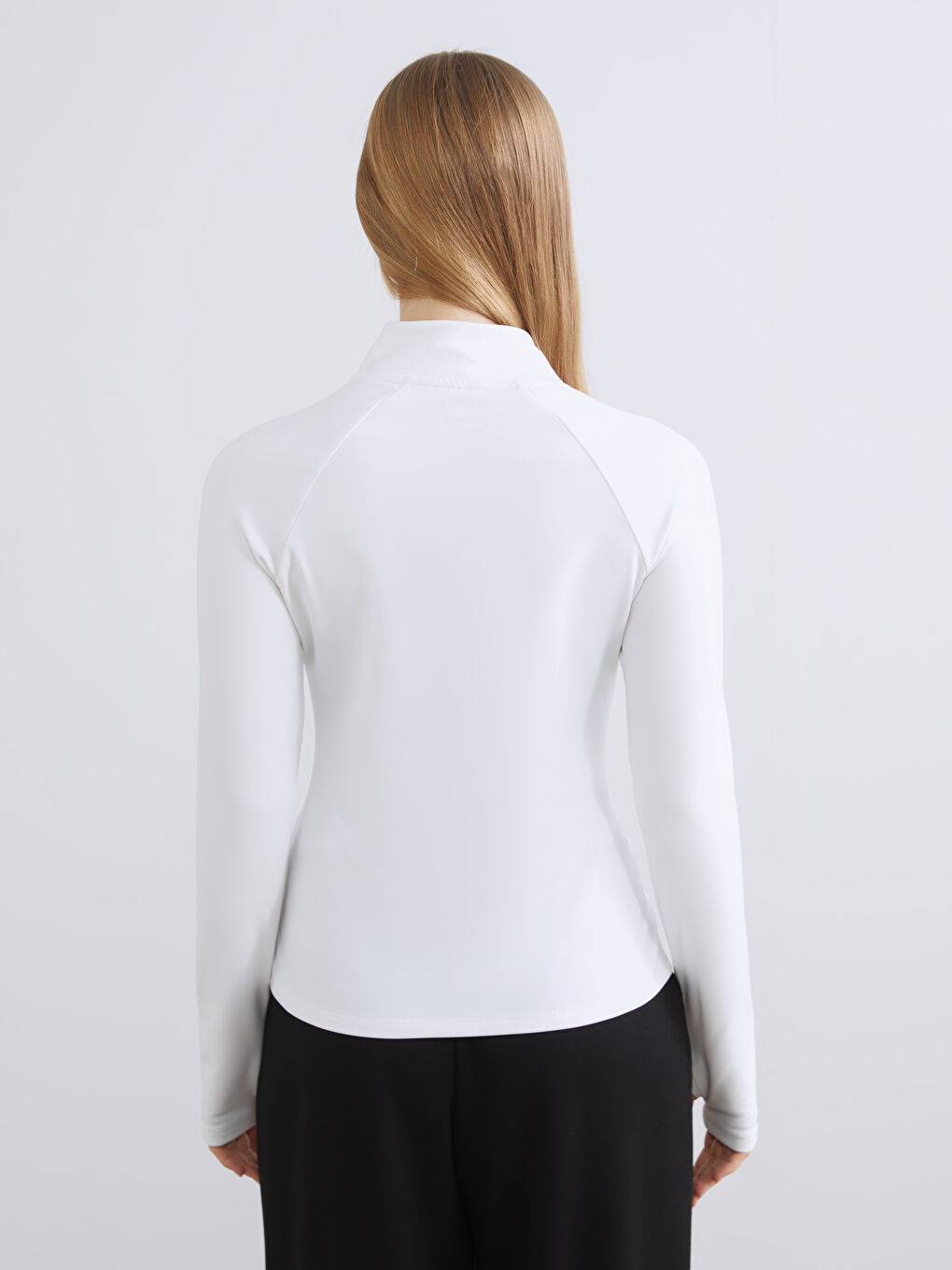 Beyaz Dik Yaka Parmak Geçmeli Kadın Spor Body-4