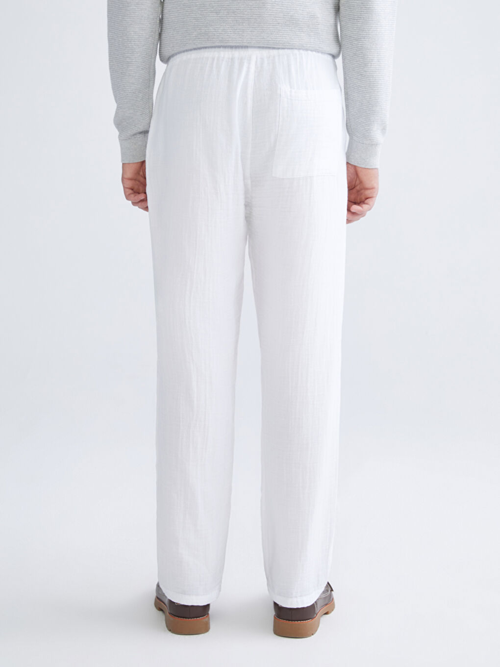 Beyaz Rahat Kalıp Erkek Pantolon-3