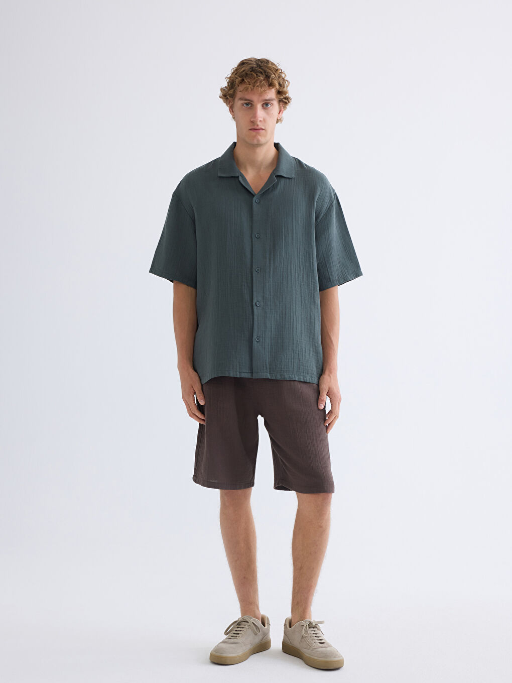 Yeşil Rahat Kalıp Resort Yaka Kısa Kollu Müslin Erkek Gömlek-1