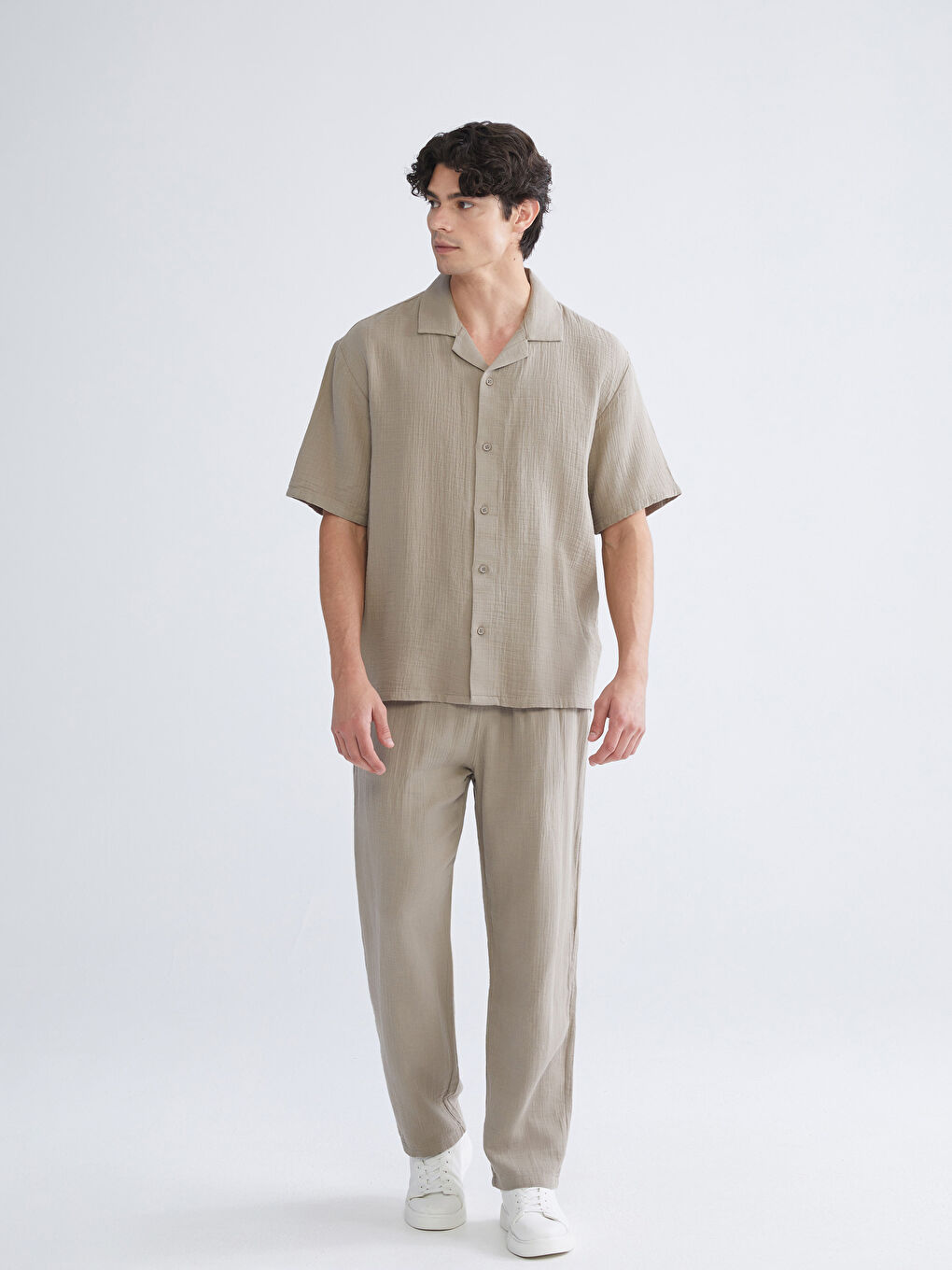 Kahverengi Rahat Kalıp Resort Yaka Kısa Kollu Müslin Erkek Gömlek-1