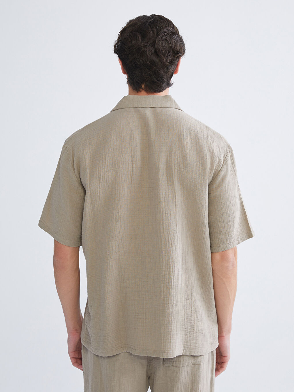 Kahverengi Rahat Kalıp Resort Yaka Kısa Kollu Müslin Erkek Gömlek-3
