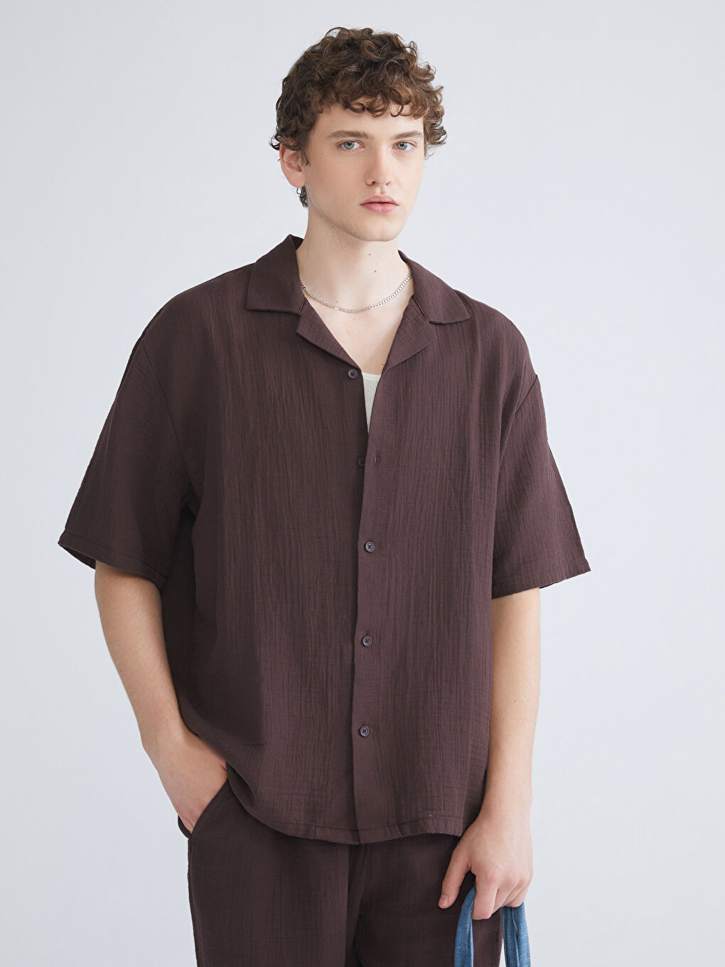 Bordo Rahat Kalıp Resort Yaka Kısa Kollu Müslin Erkek Gömlek