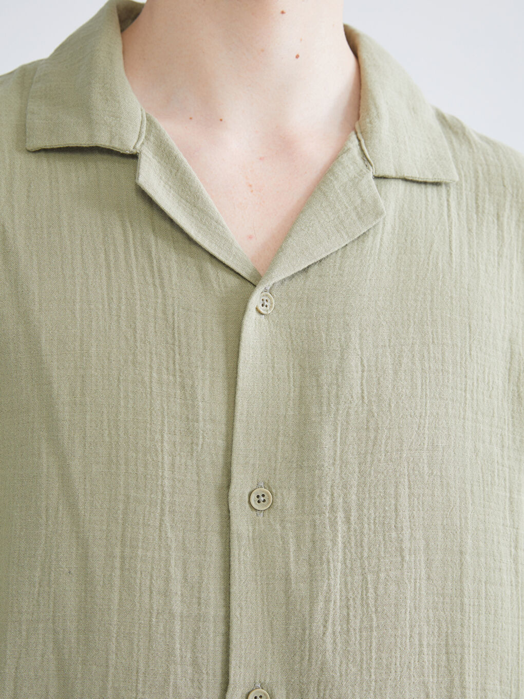 Haki Rahat Kalıp Resort Yaka Kısa Kollu Müslin Erkek Gömlek-2