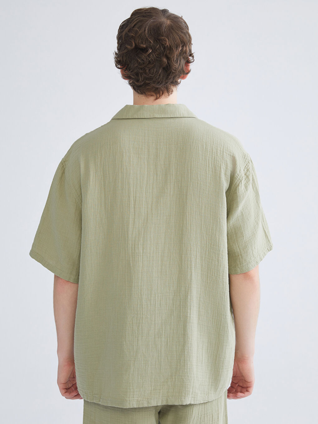 Haki Rahat Kalıp Resort Yaka Kısa Kollu Müslin Erkek Gömlek-3