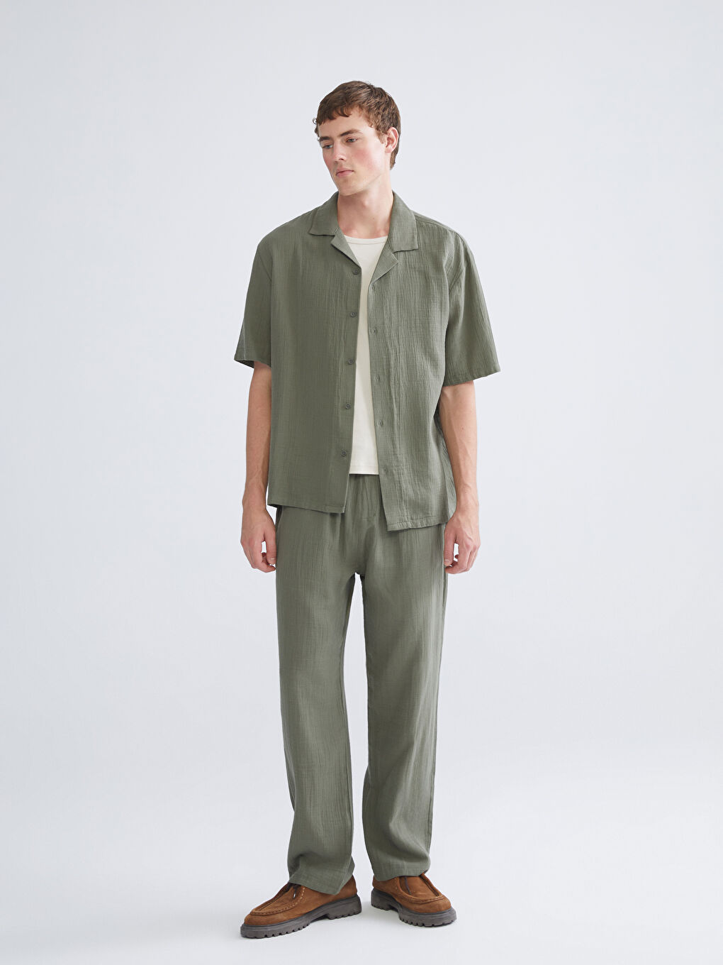 Relaxed Fit Resort Neck Short Sleeve Muslin Men's Shirt-1