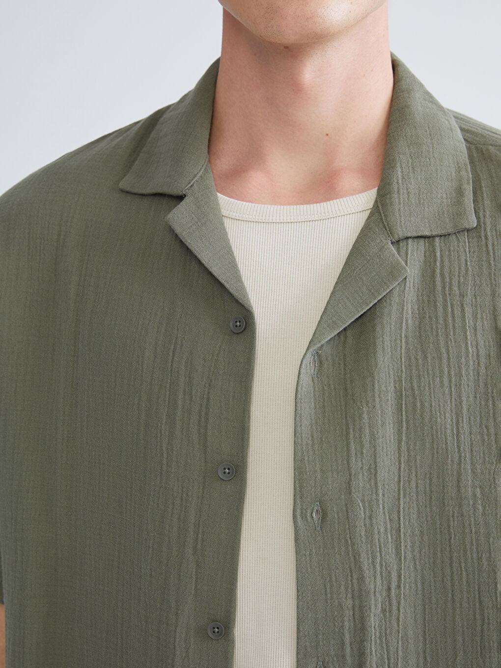 Relaxed Fit Resort Neck Short Sleeve Muslin Men's Shirt-2