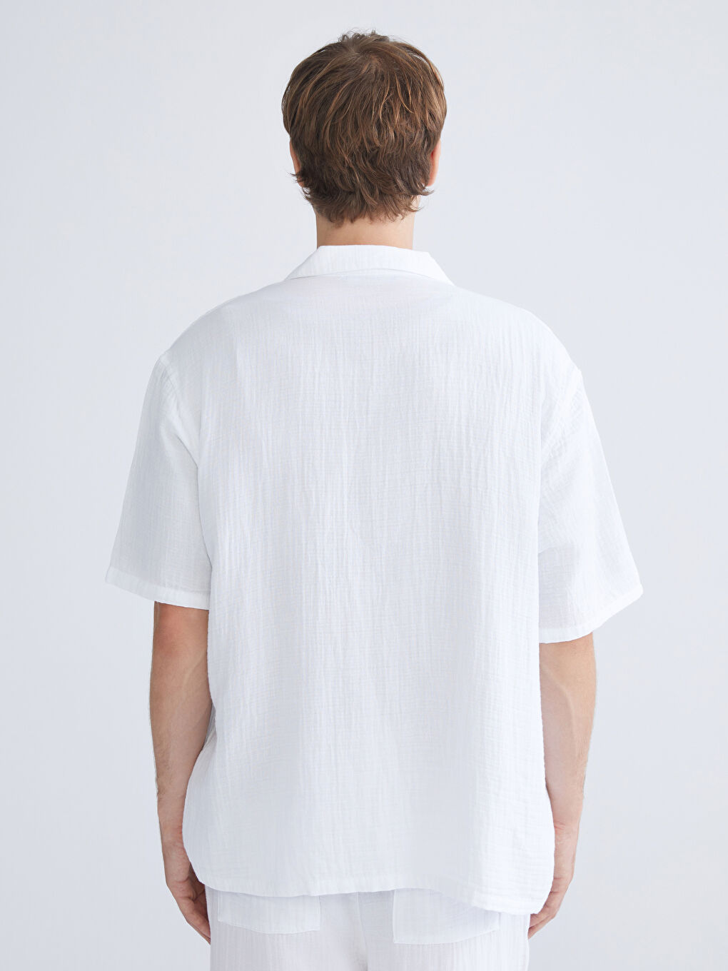 Beyaz Rahat Kalıp Resort Yaka Kısa Kollu Müslin Erkek Gömlek-6