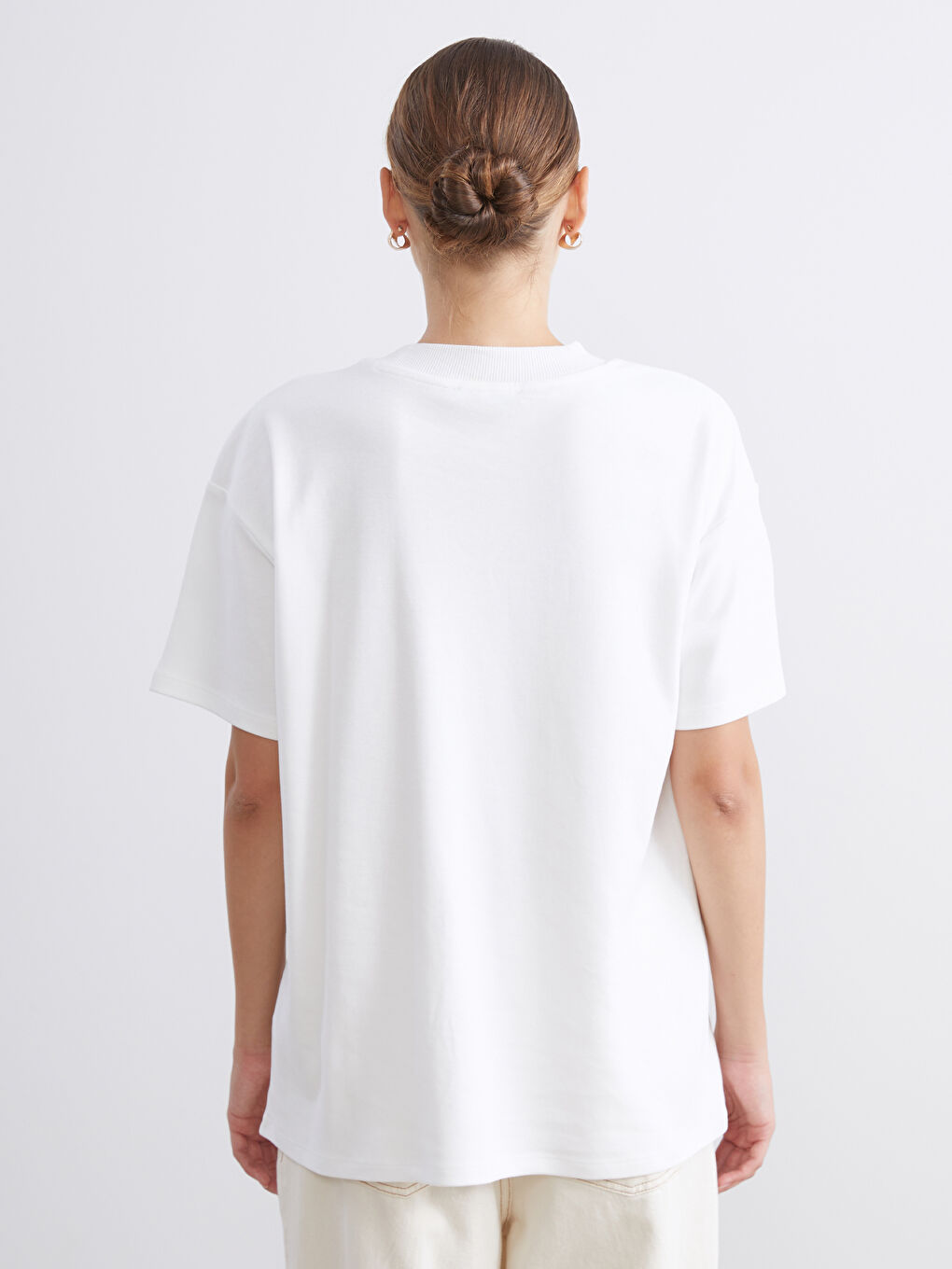 Ekru Dik Yaka Kadın Tişört-7