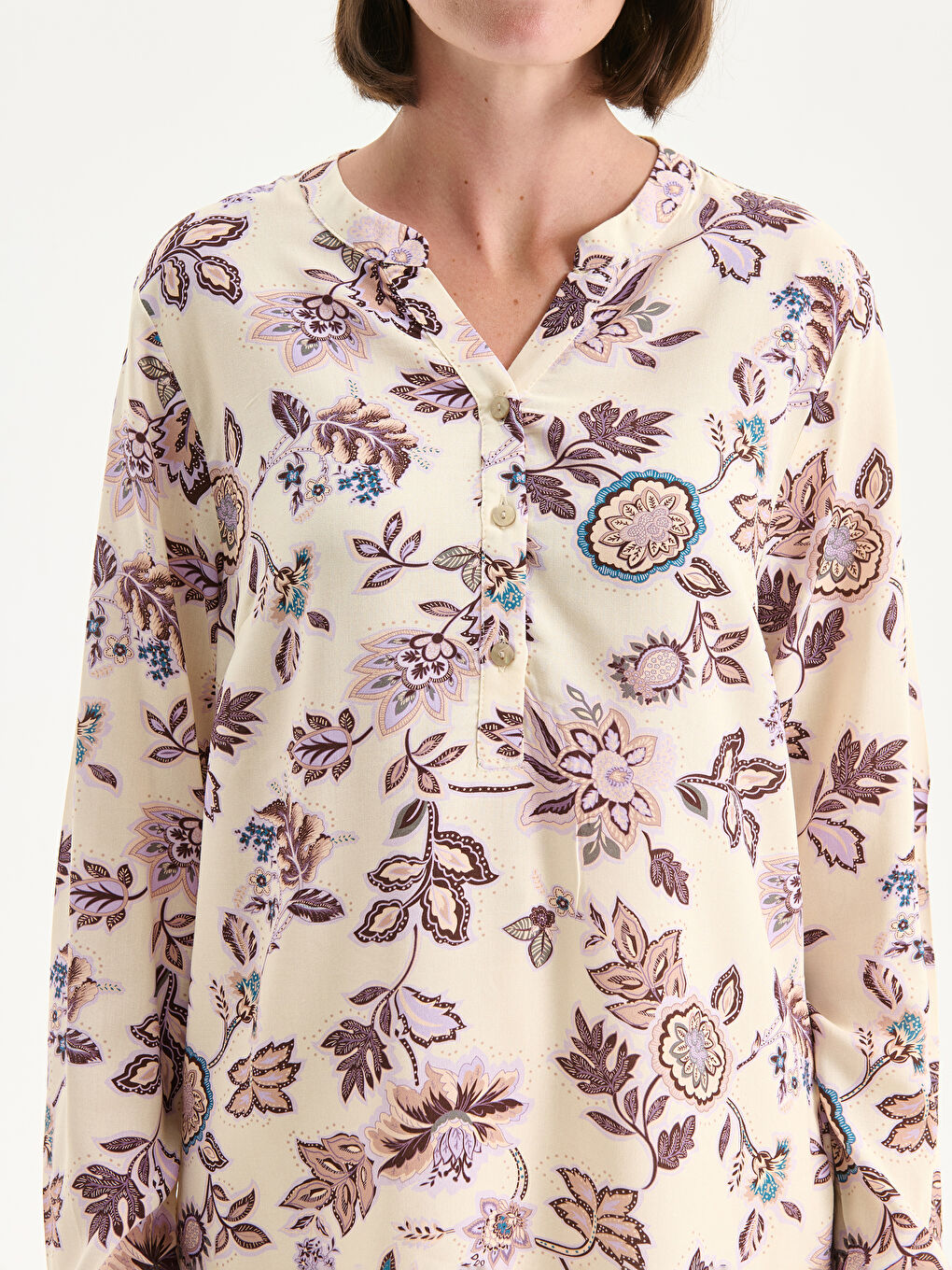 Bej Kaçık Yaka Çiçekli Bluz-4