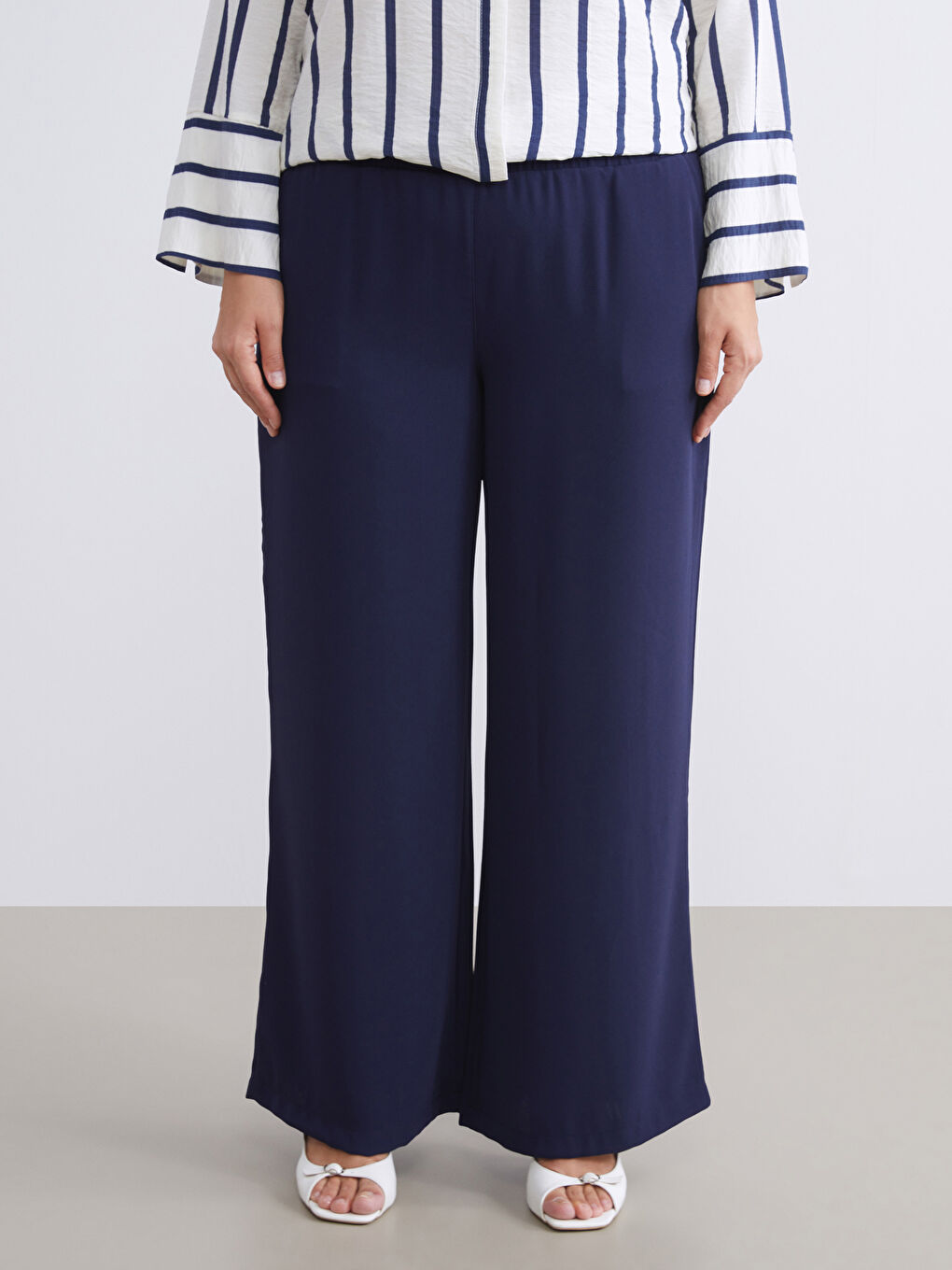 Lacivert Beli Lastikli Geniş Paça Kadın Pantolon-5