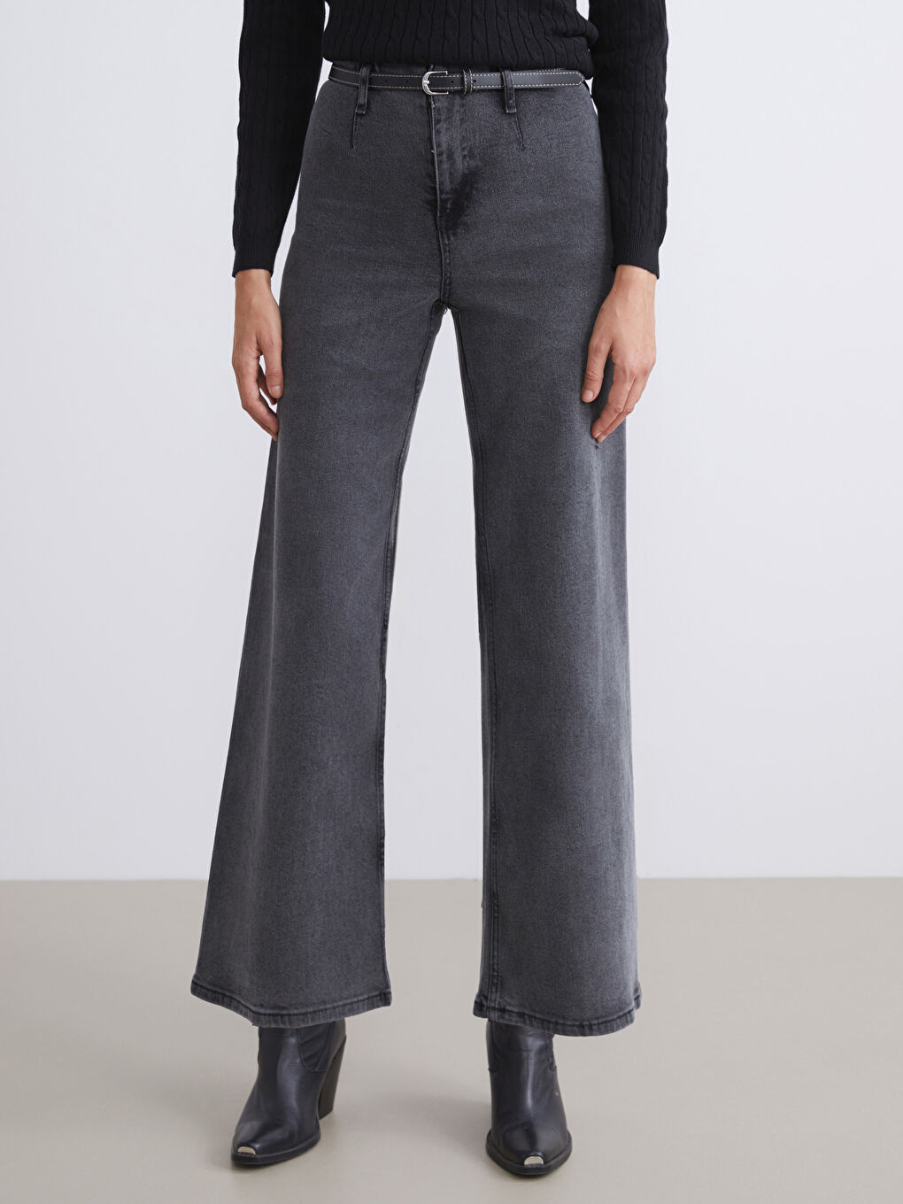 Siyah Beli Kemerli Wideleg Kadın Jean Pantolon-1